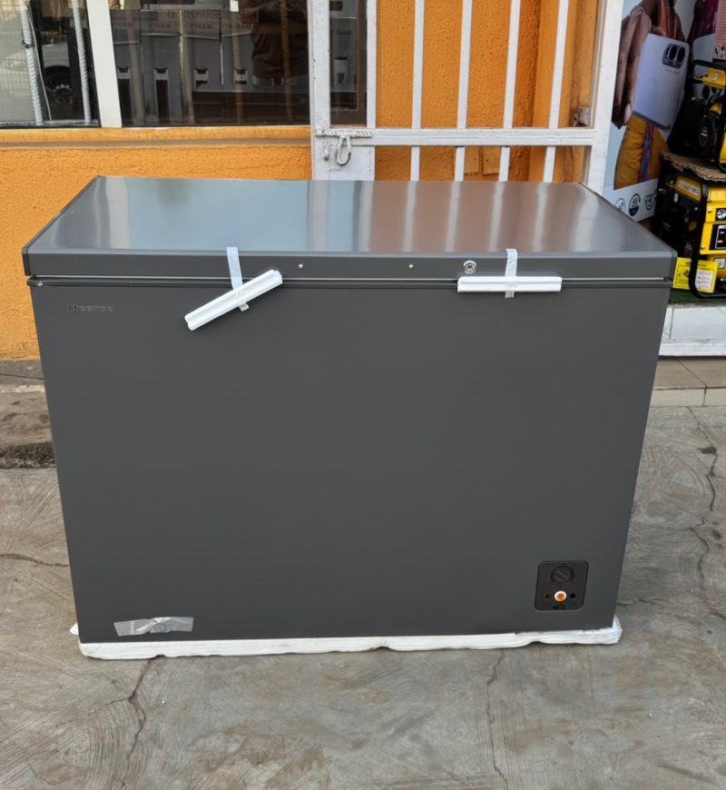 Hisense Freezer 297L  silver